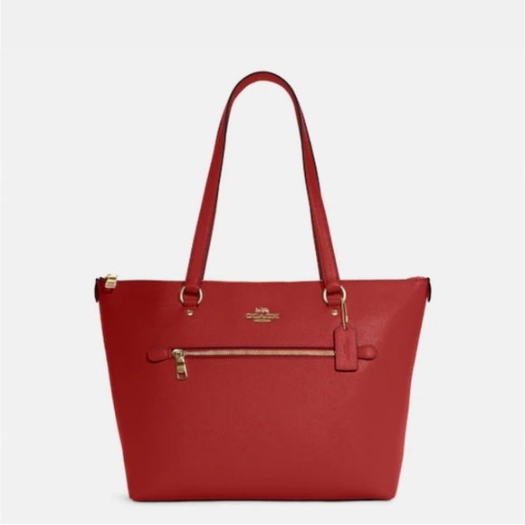 Coach Gallery Tote Red Apple Crossgrain
Leather with Goldtone Hardware - Picture 3 of 9